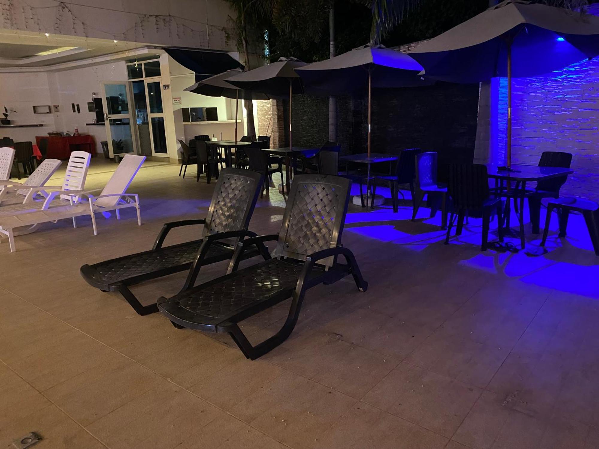 Hotel Deluxe Oasis De La Colina Girardot Exteriör bild