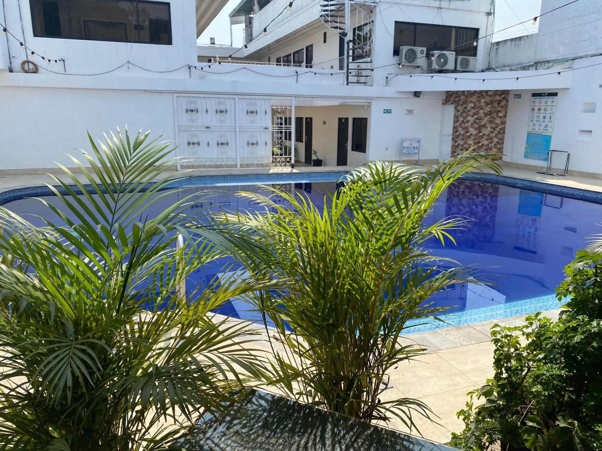 Hotel Deluxe Oasis De La Colina Girardot Exteriör bild