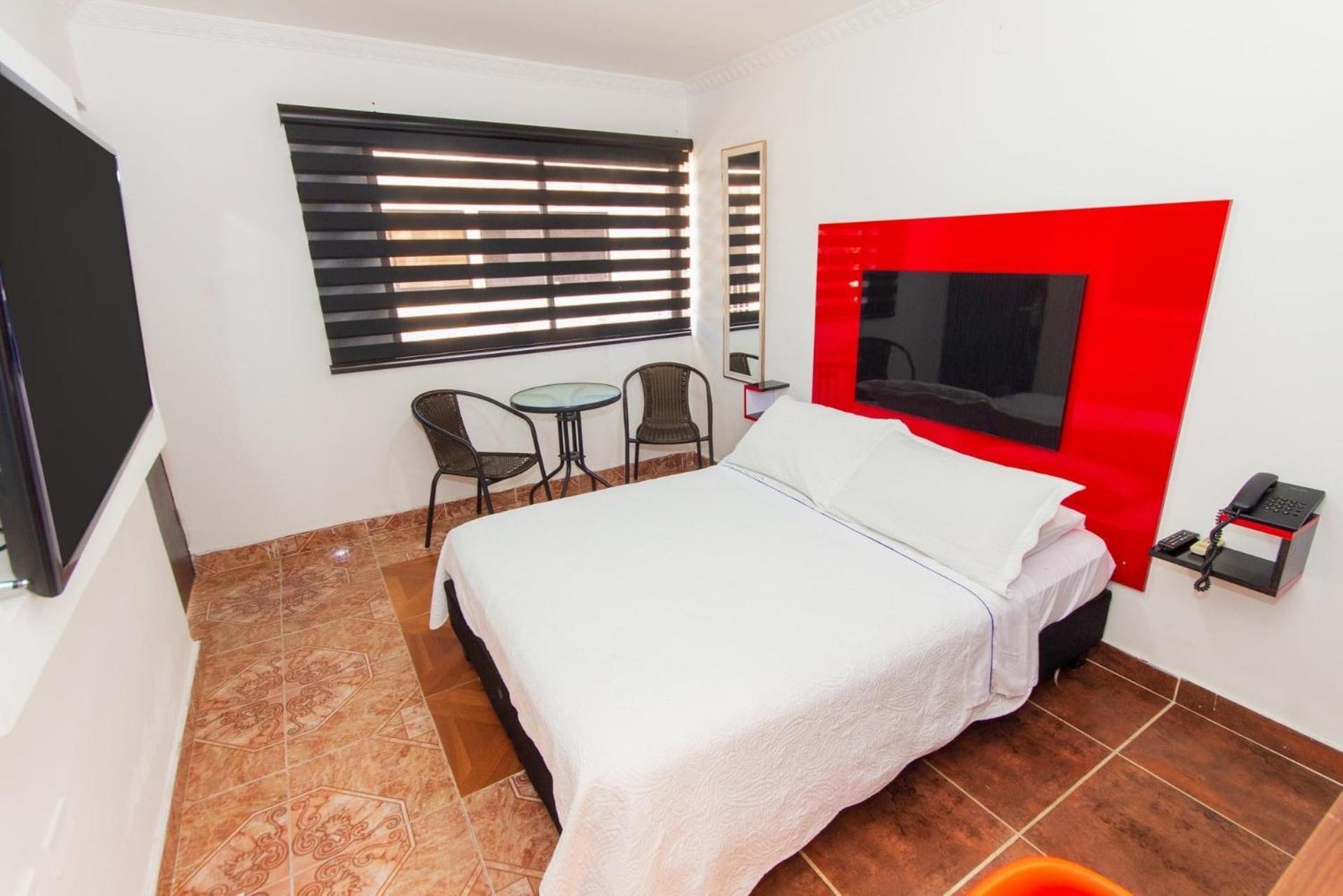 Hotel Deluxe Oasis De La Colina Girardot Exteriör bild