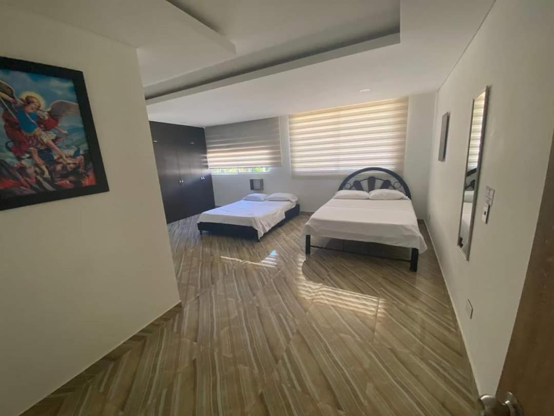 Hotel Deluxe Oasis De La Colina Girardot Exteriör bild